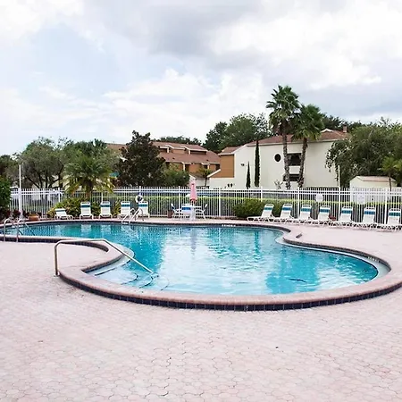 Clubview Holiday Condo